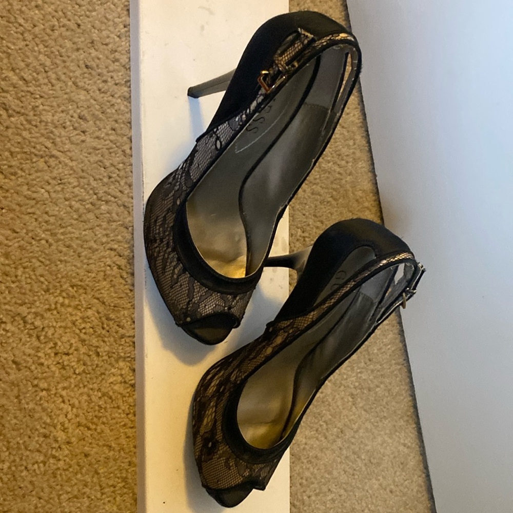 Guess 5” heel. Black/brown. Satin and lace size 8.5